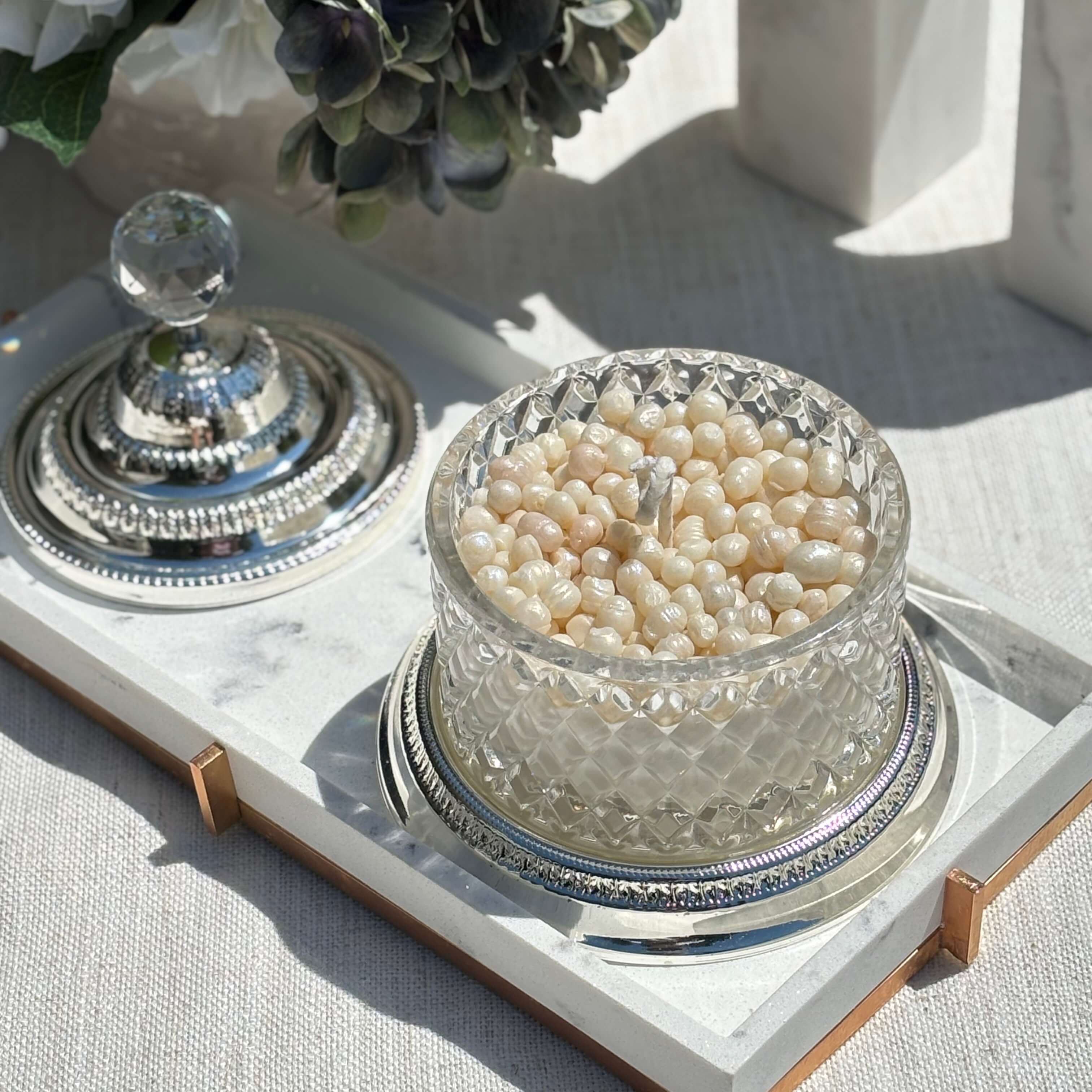 OH MY BOX – Großhandel Kerze im Glas / gefüllte Kerze – Elegante Perlenkerze in einem Kristallglas0