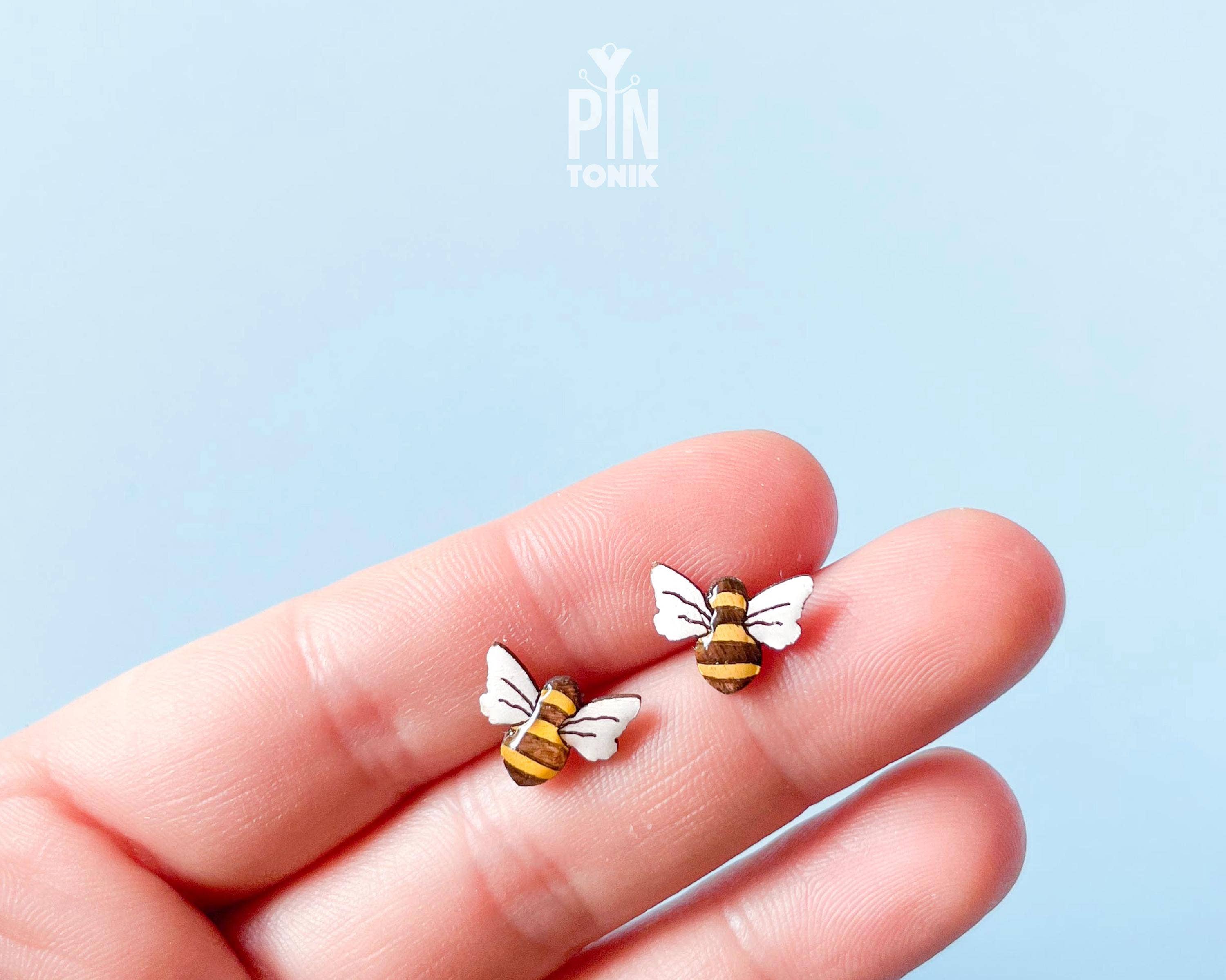 PinTonik – wholesale Stud/post earrings – Wooden Bumble Bee Stud Earrings - Whimsical Bug Jewelry3