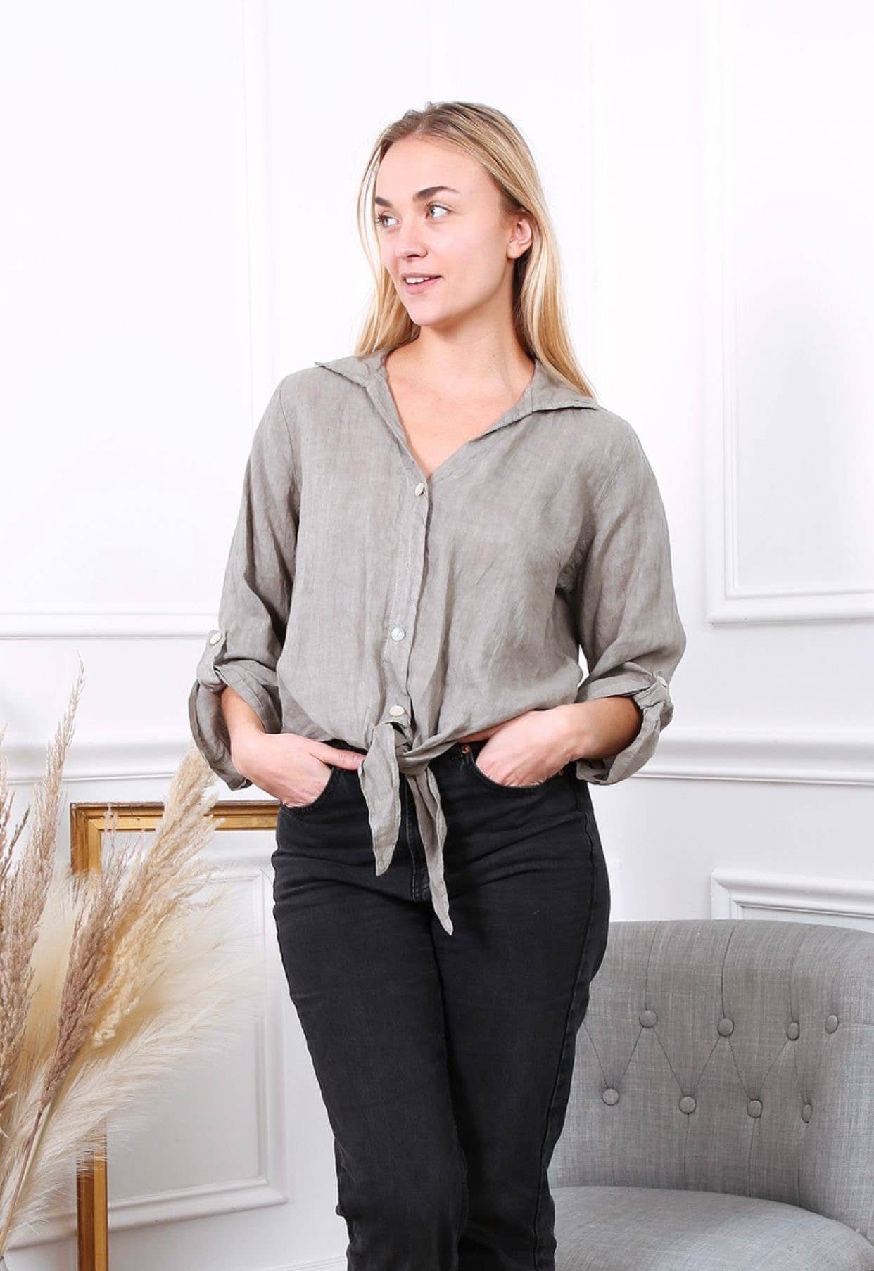 LÉA & LUC - Venta al por mayor Camisa con botones - Mujer - Camisas anudadas a la cintura en 100% lino REF. 220211