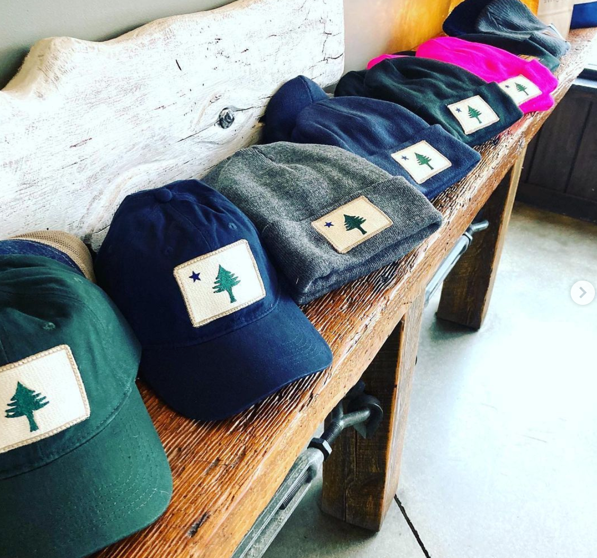 Rogue Life Maine - Wholesale Beanie - Unisex - Maine Flag Lined Beanie - Assorted Colors4