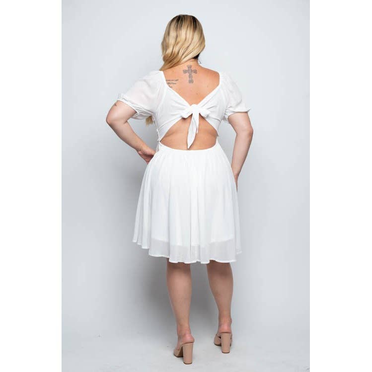 Curve Market - Vente Robe – femme - TAILLE NORMALE EN MOUSSELINE DE SOIE, COL CARRÉ, MANCHES BOUFFANTES, ATTACHE AU DOS, MINI D1