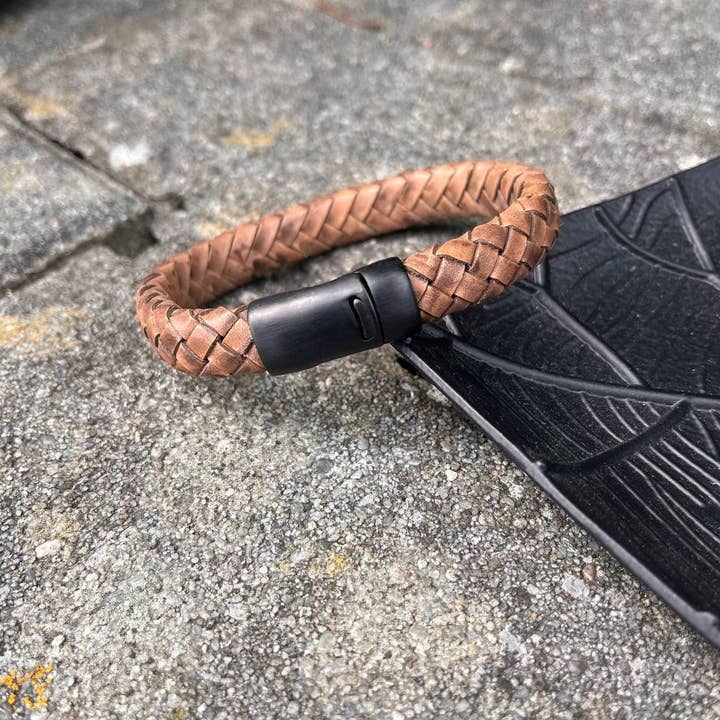 Bracciale Ovale in Pelle Intrecciata - Stile 125 per la vendita all'ingrosso da parte di Sun Enterprises B.V.