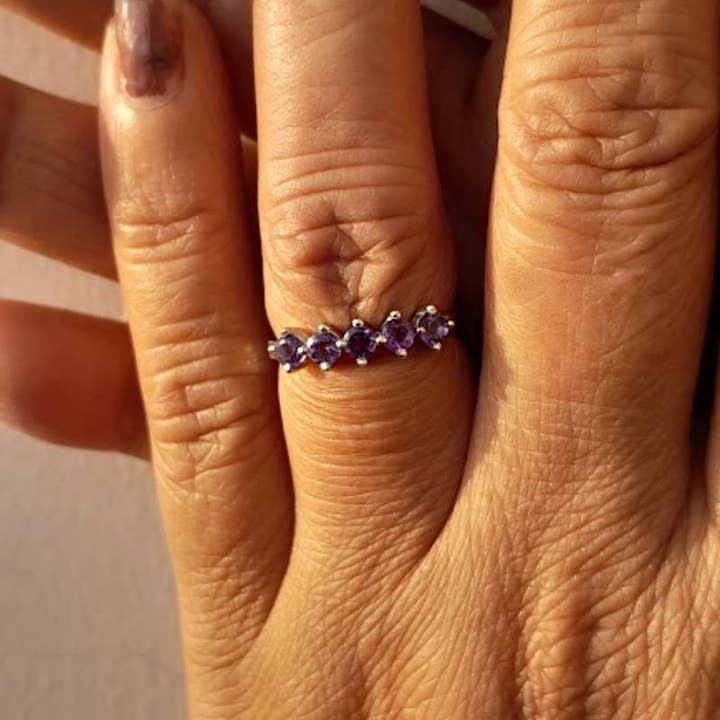 GEMPARA - Wholesale Multi-Stone Ring - 2CT Round Linear Amethyst Ring4
