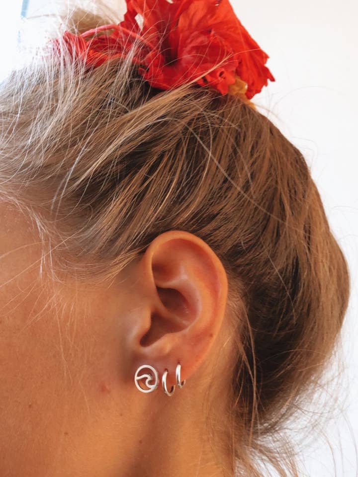 Pendientes de tuerca Catch the Wave para venta al por mayor de tropical tribe Jewelry