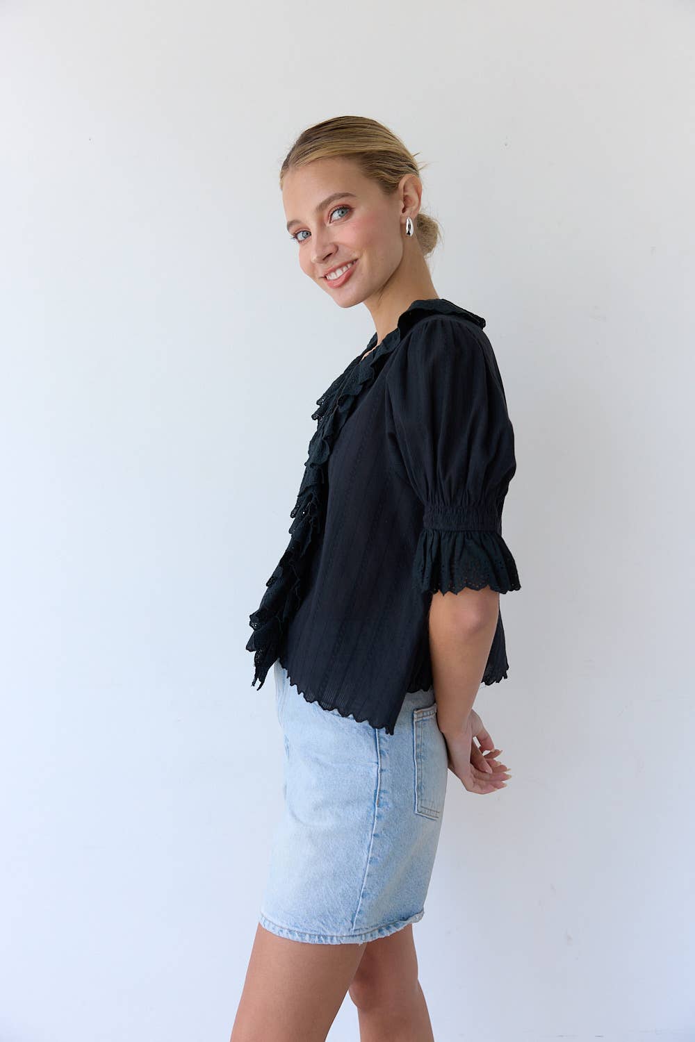 RAISONNEL - Wholesale Blouse - Women's - V-Neck Ruffle Blouse - RT10177