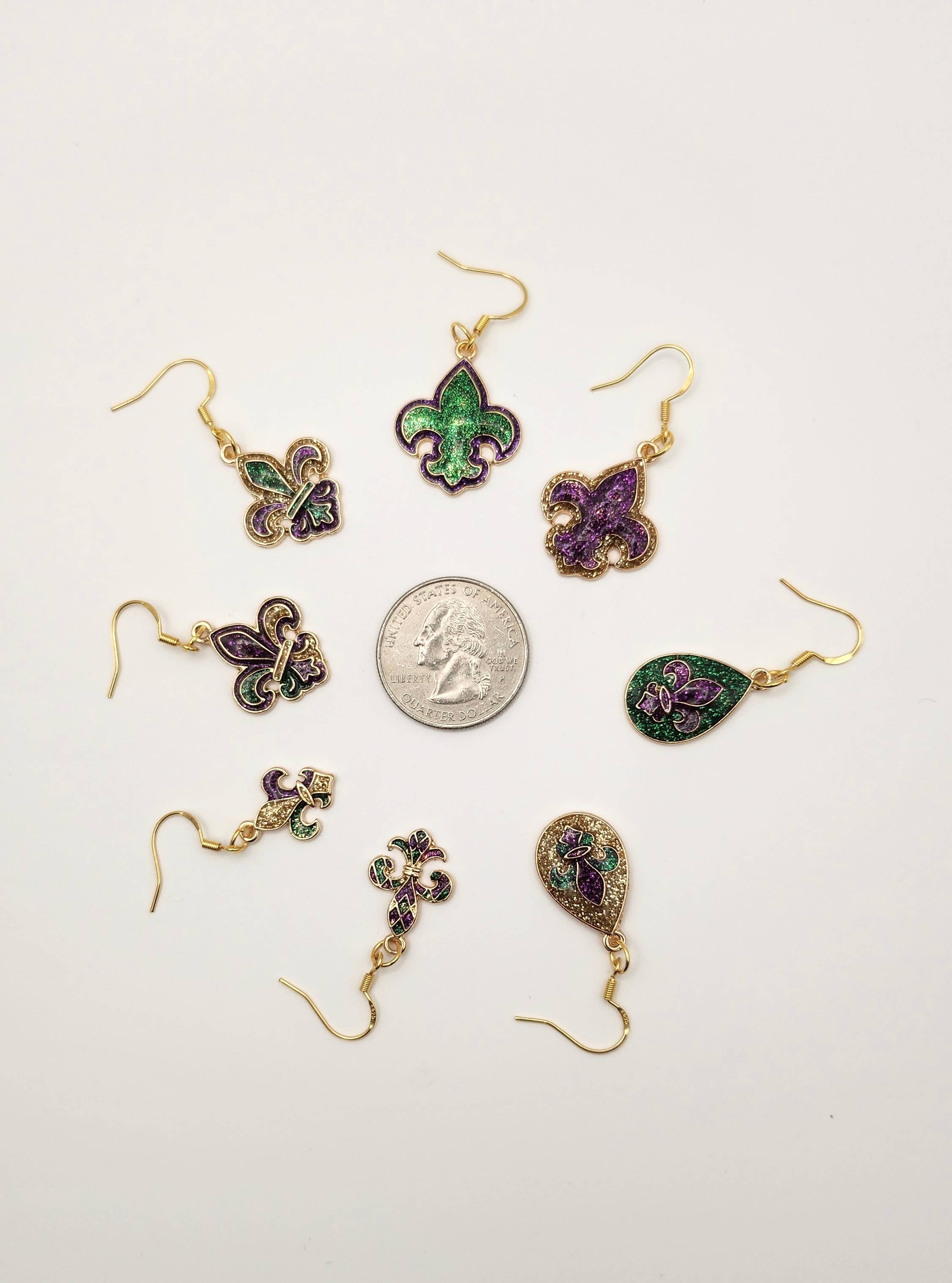 143 Inspirations – wholesale Hängande örhängen – Fleur-de-lis Mardi Gras örhänge1