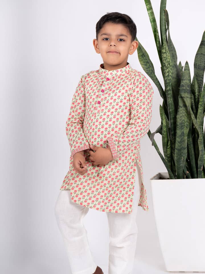 Conjunto de kurta e payjama bege para rapazes por atacado de House of Amaya