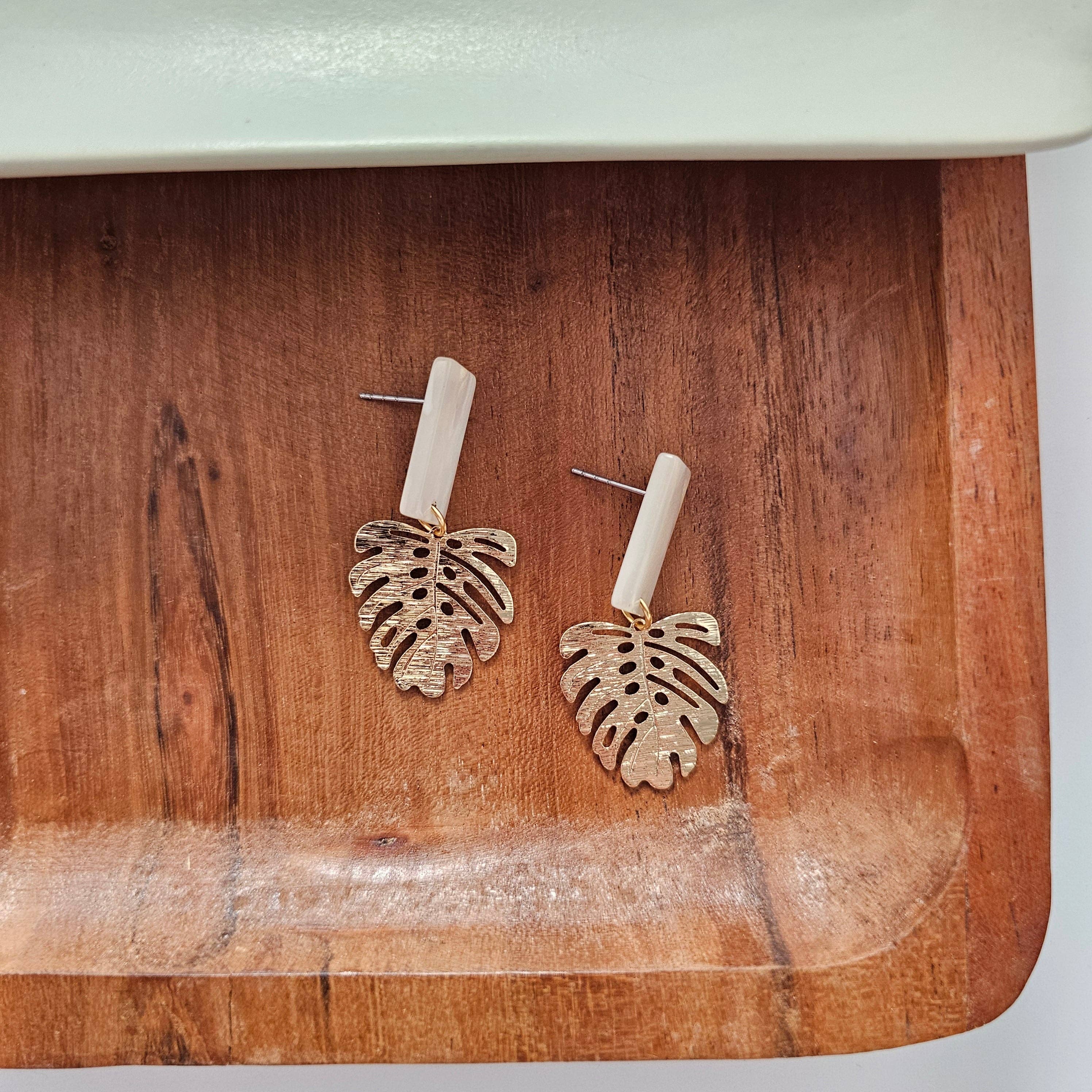 Spiffy & Splendid - Wholesale Dangle Earrings - Mini Belize Earrings - Ivory // Resort, Plant, Jewelry5