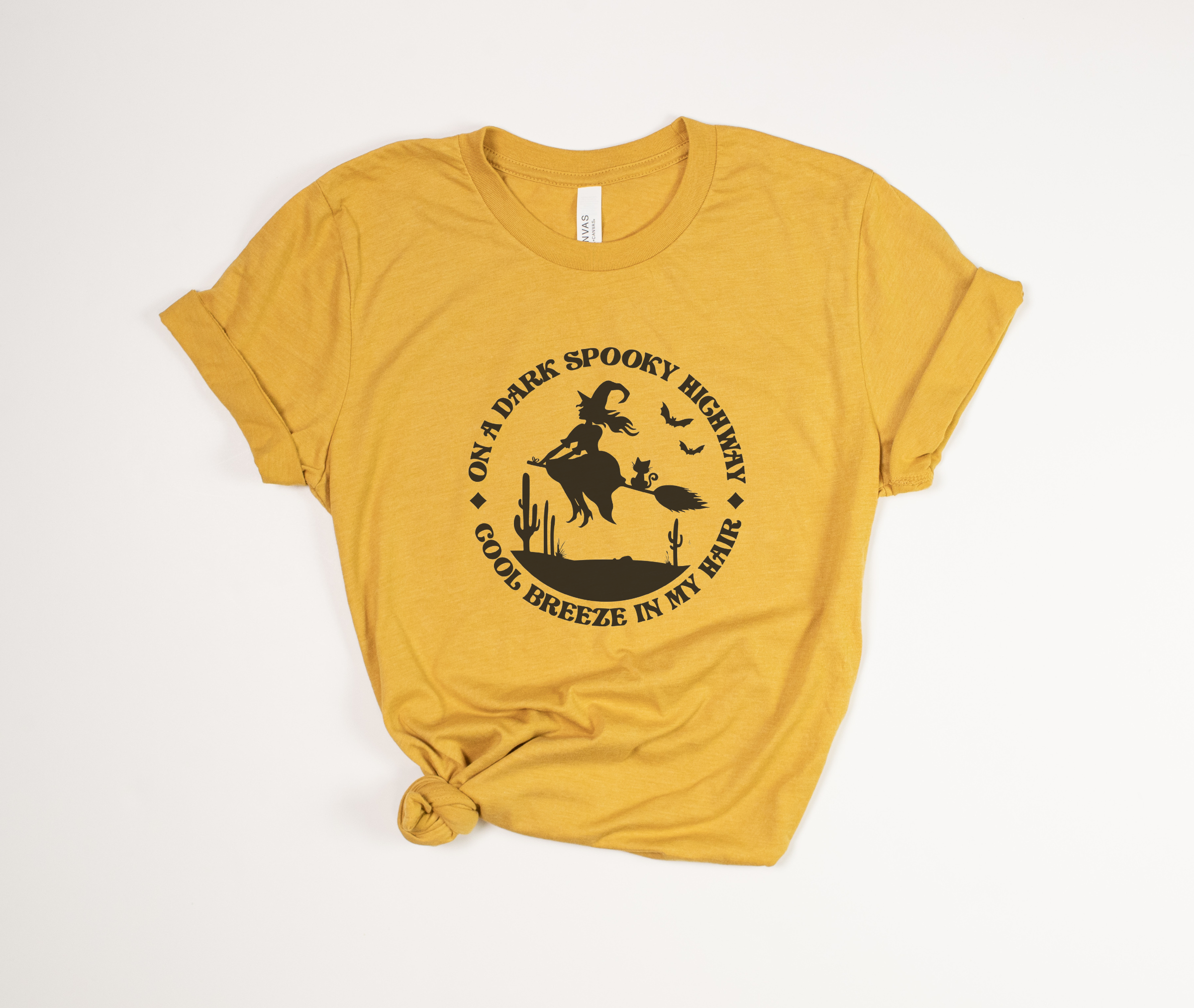 Stiles Tee Co. - Wholesale T-shirt met print - Uniseks - Vintage Halloween heksen-T-shirt - retro herfstshirt met print2