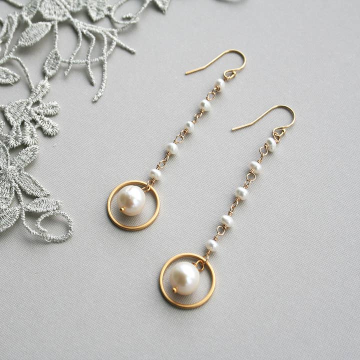 Laura Stark Designs - Wholesale Dangle Earrings - Circle a Pearl Earrings | Wedding Earrings2