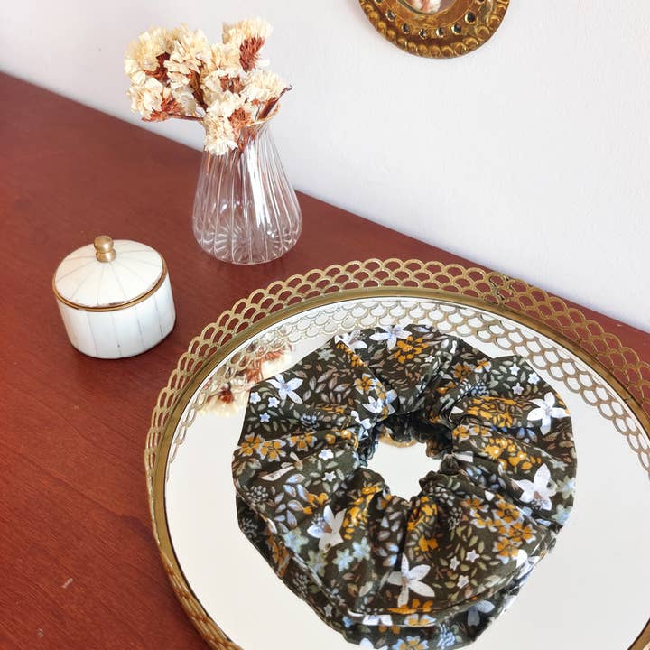 CHOUCHOU MARGOT/cotone kaki con stampa floreale per la vendita all'ingrosso da parte di Laure Derrey