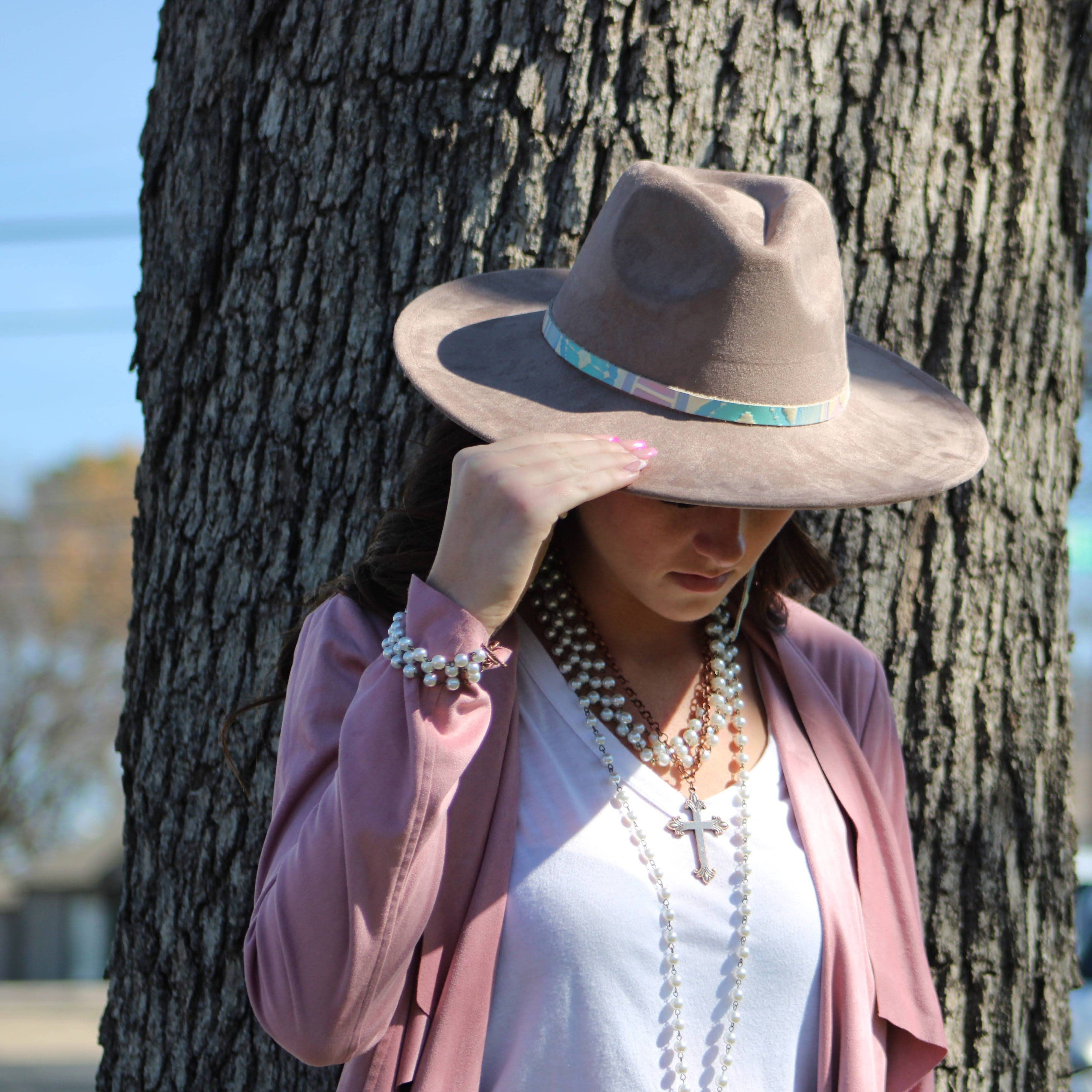The Jewelry Junkie - Wholesale Pendant/Charm Necklace - Pearl and Copper Beaded Collar Necklace with Copper Cross 114G2