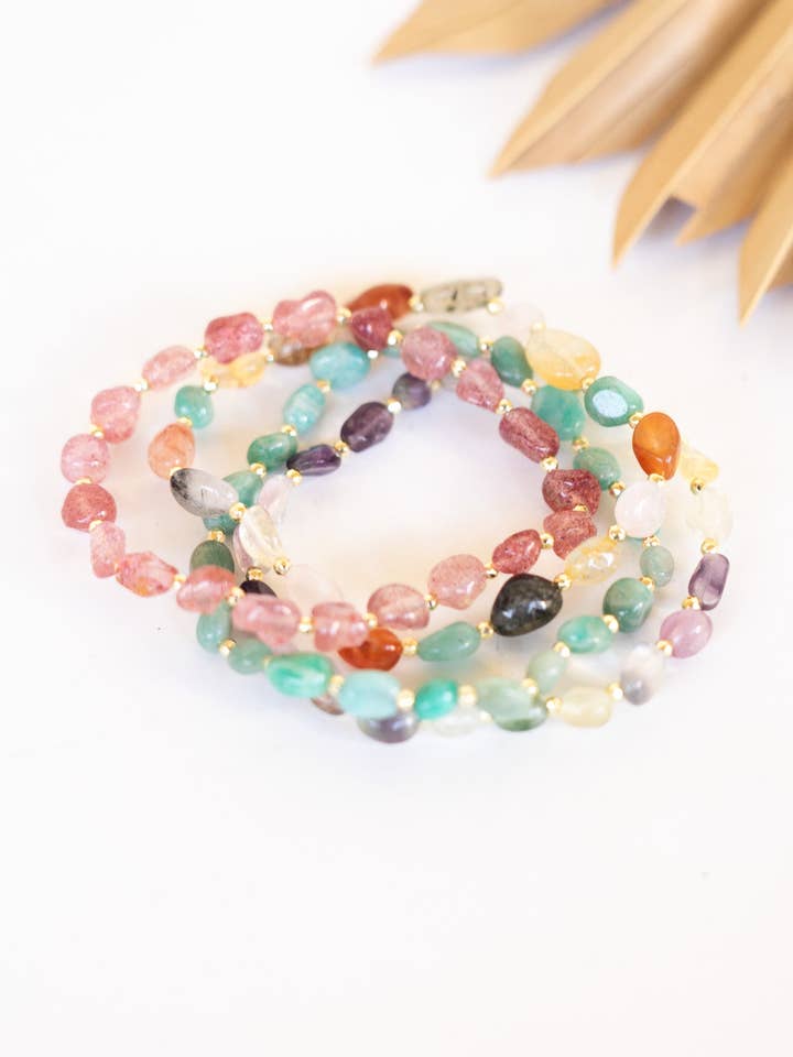 Bracelet extensible en galets de plage pour la vente par Bali Queen