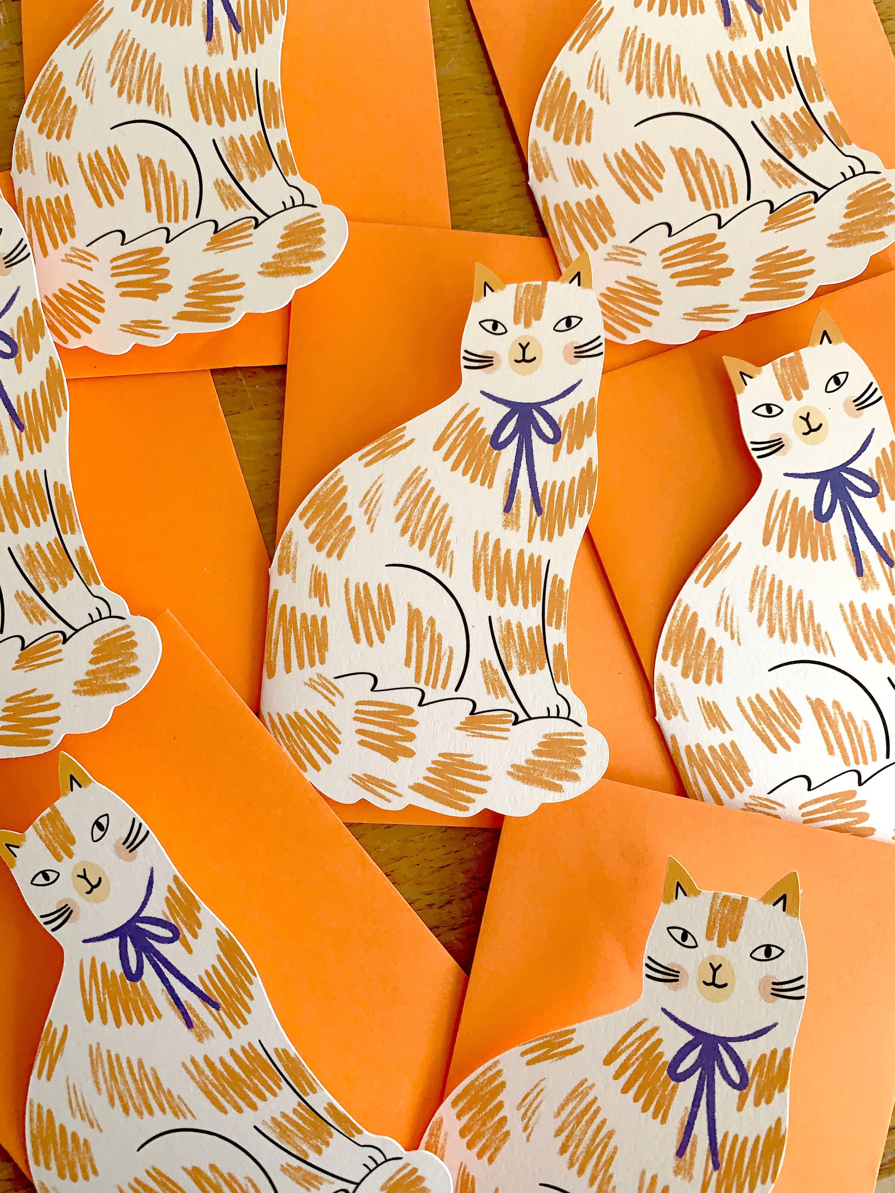 Kitty Kenda Papergoods - Wholesale Everyday Greeting Card - Sitting Kitty Shaped Greeting Card Loveheart2