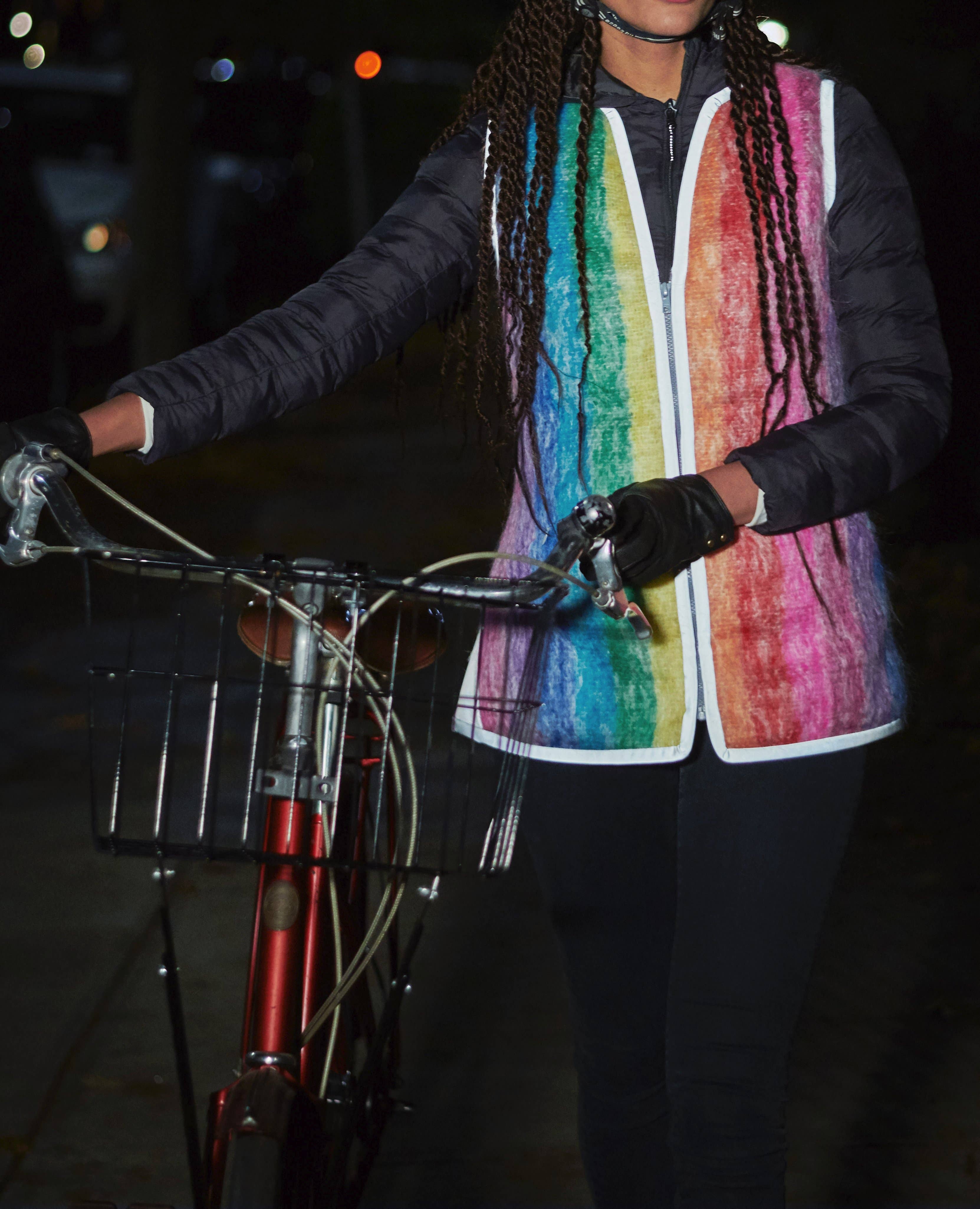 Vespertine NYC – Großhandel Pullunder – Damen – Reflektierende Mohair Cardigan Sweater Weste, Regenbogen gestreift7