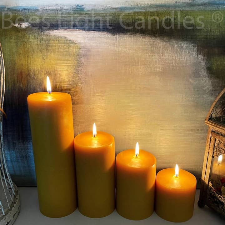 Firesæt af bivoksstearinlys med fire tommer bredde for engroshandel hos Bees Light Candles