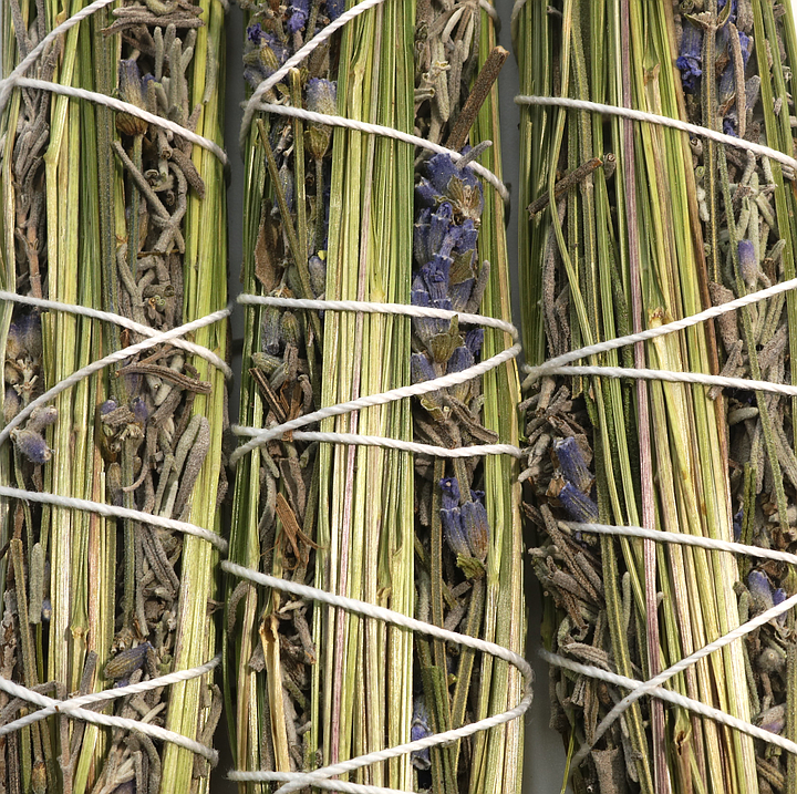 Peace Streaks - Wholesale Smudge Stick - Sweetgrass & Lavender 8" Smudge & Cleanse Stick - 3 Pack1