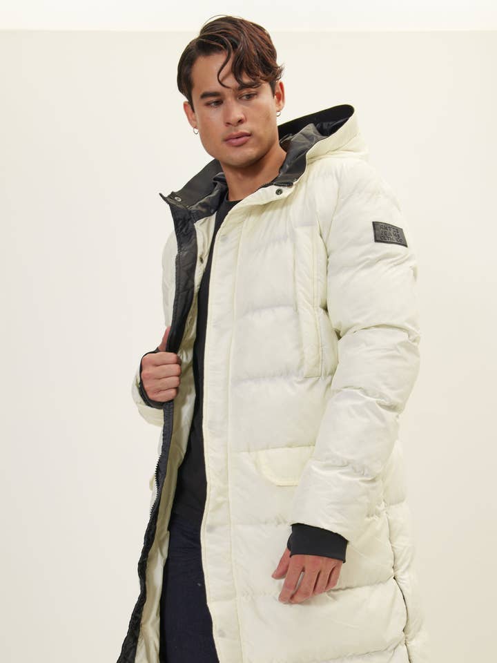 Lange gewatteerde jas met capuchon voor heren, gebroken wit voor wholesale door Ron Tomson