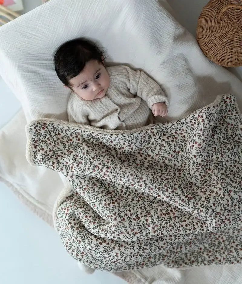 Manufacture des bébés français - Wholesale Bedding Blanket - Kids & Baby - Madeleine floral green fluffy cover4