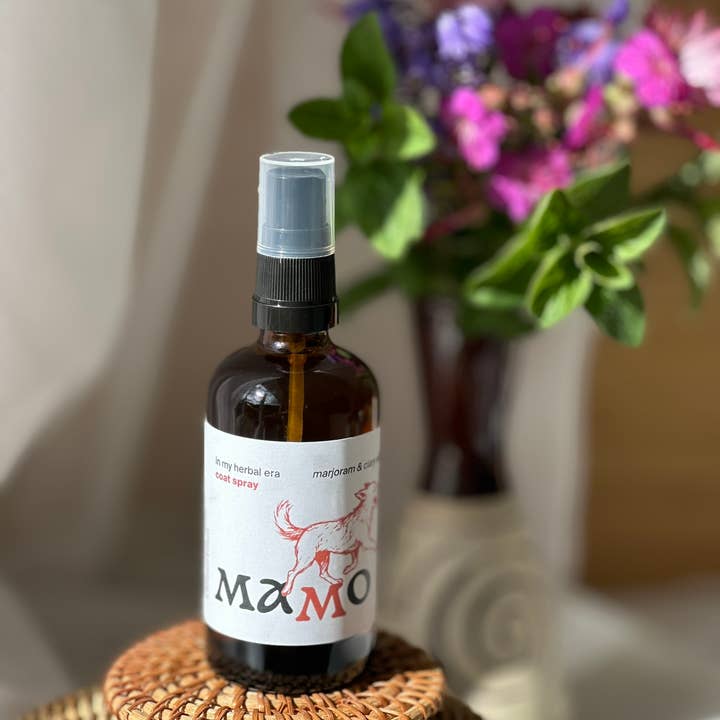MAMO - Wholesale Pet Spray - Dog - Dog Coat Spray Chamomile & Chaga | Alcohol-Free Refresh1