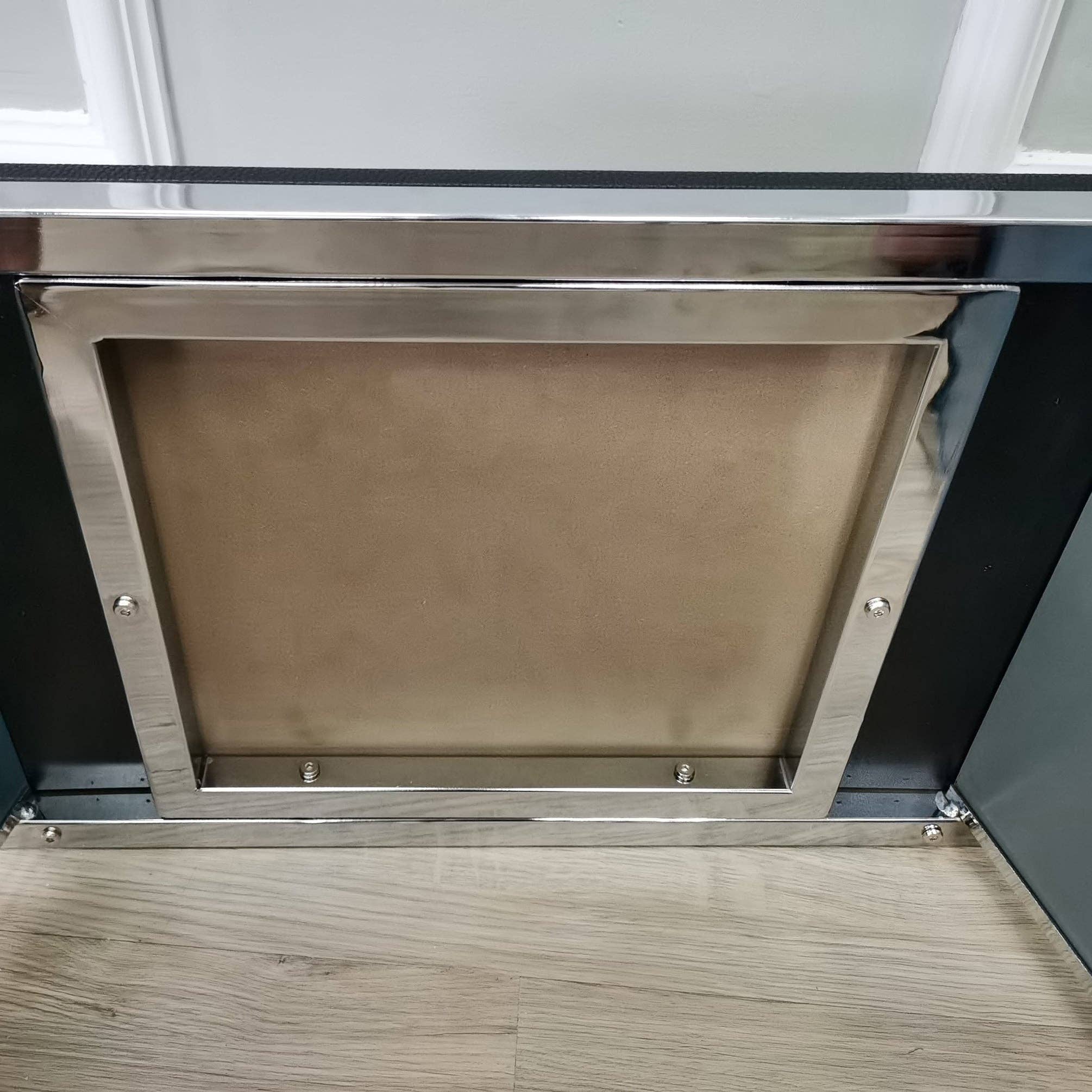 FIXTUREDISPLAYS – Banco por atacado – Banco de Prova de Calçado Almofadado com Espelhos 1558911