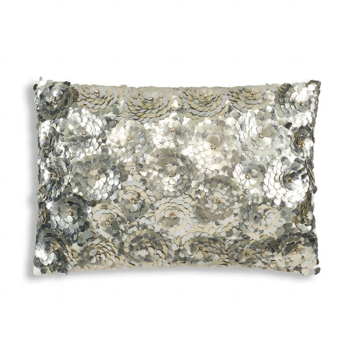 Sivo Coussin en lin ivoire argenté pour la vente par Cloud 9 Design
