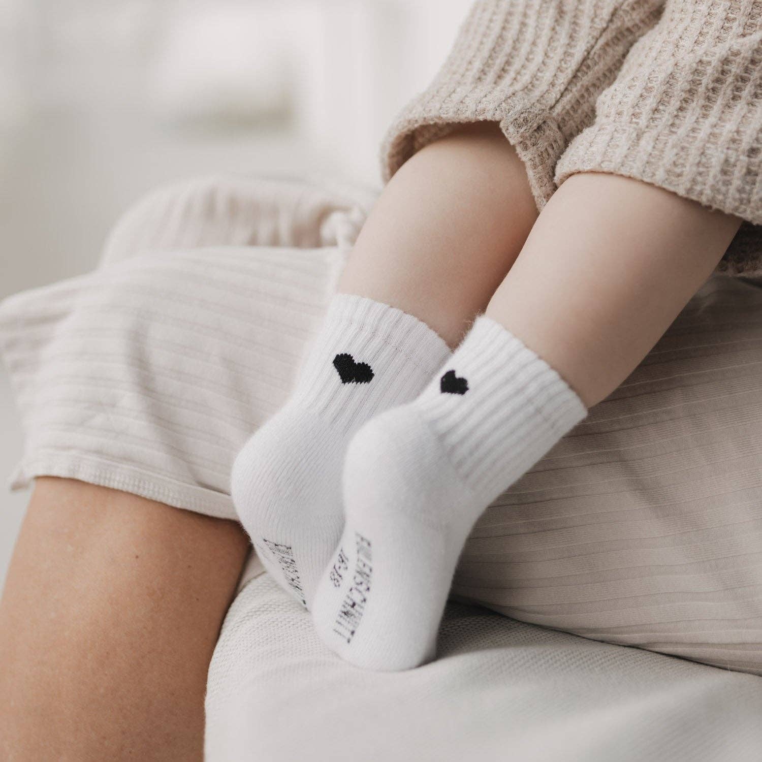 Eulenschnitt - Wholesale Socks - Baby - Baby socks heart black (PU = 5 pcs.)2