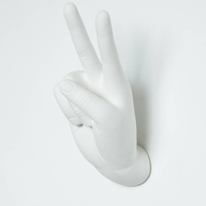 Interior Illusions Plus - Vente Décoration murale - Sculpture murale à crochet Peace Hand, 8,5 pouces de haut3