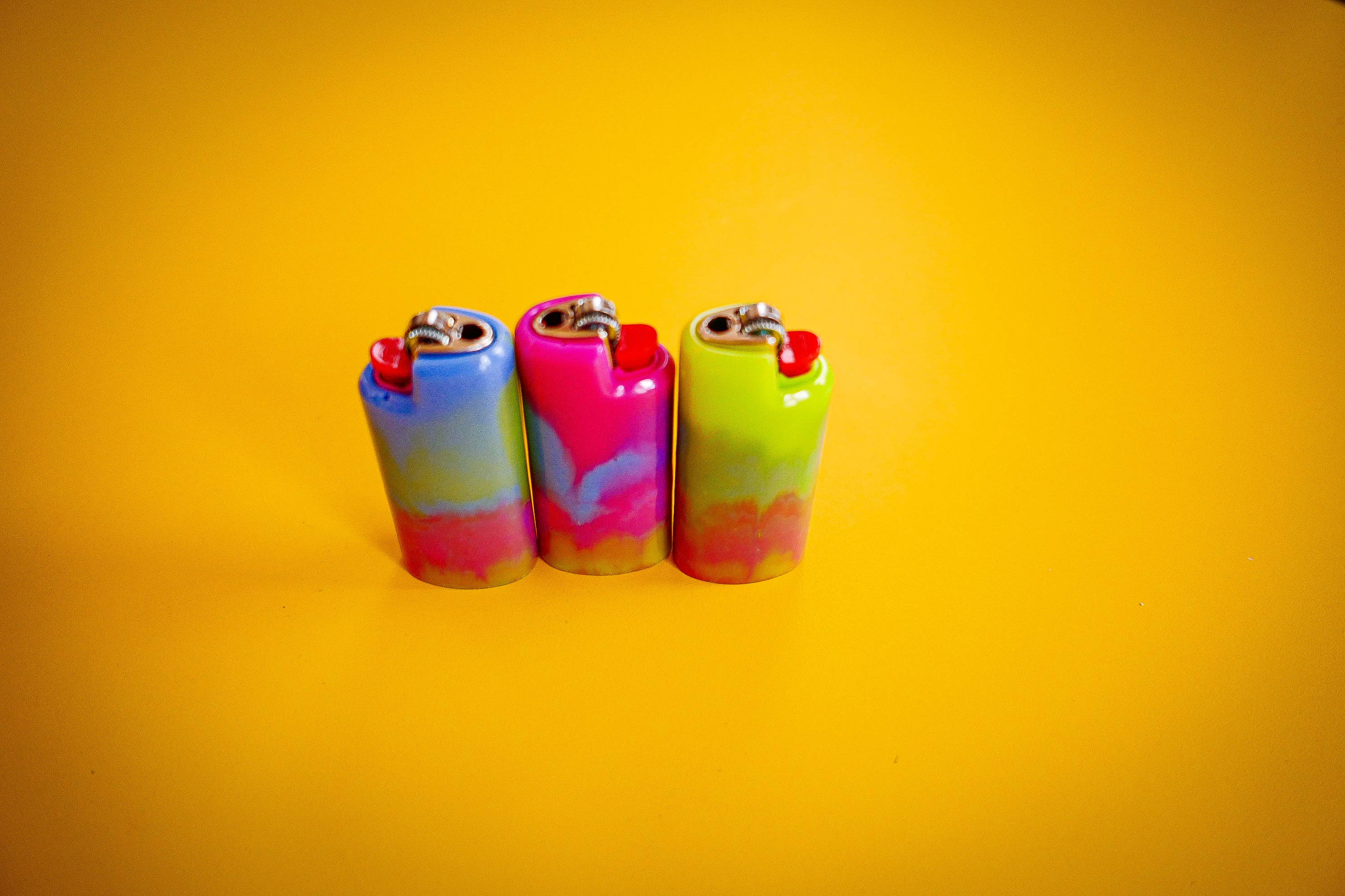 Resin at the Disco – Großhandel Feuerzeug – Gino Feuerzeughalter aus Harz mit austauschbarem Bic-Feuerzeug3