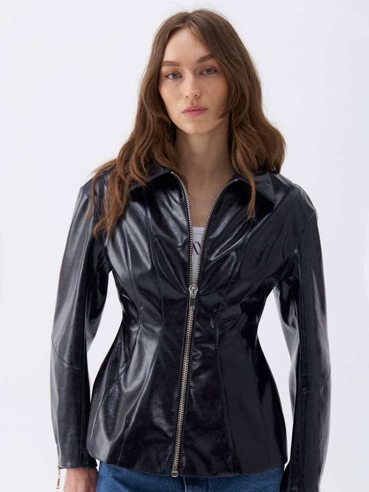 Veste en similicuir pour la vente par NOCTURNE