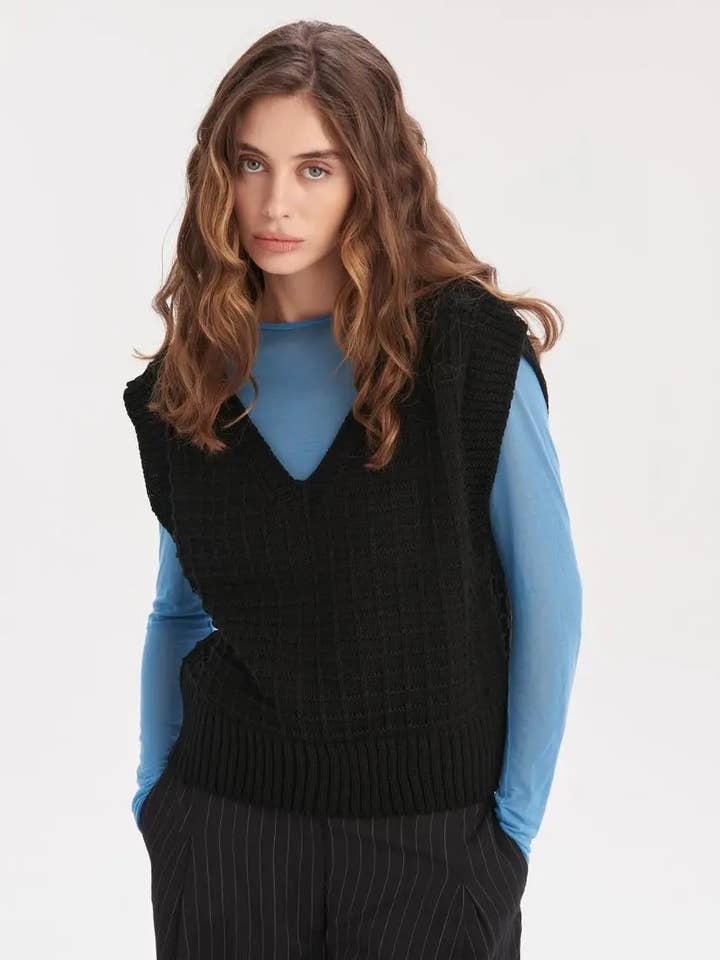 Handmade Originals Ukraine – wholesale Tröjväst – Dam – Ull Damstickad Tröja Väst Oversized Svart