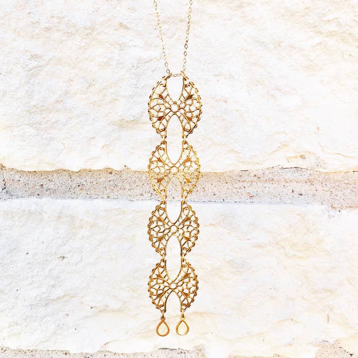 Collana Il Monarca per la vendita all'ingrosso da parte di Rust and Pearls