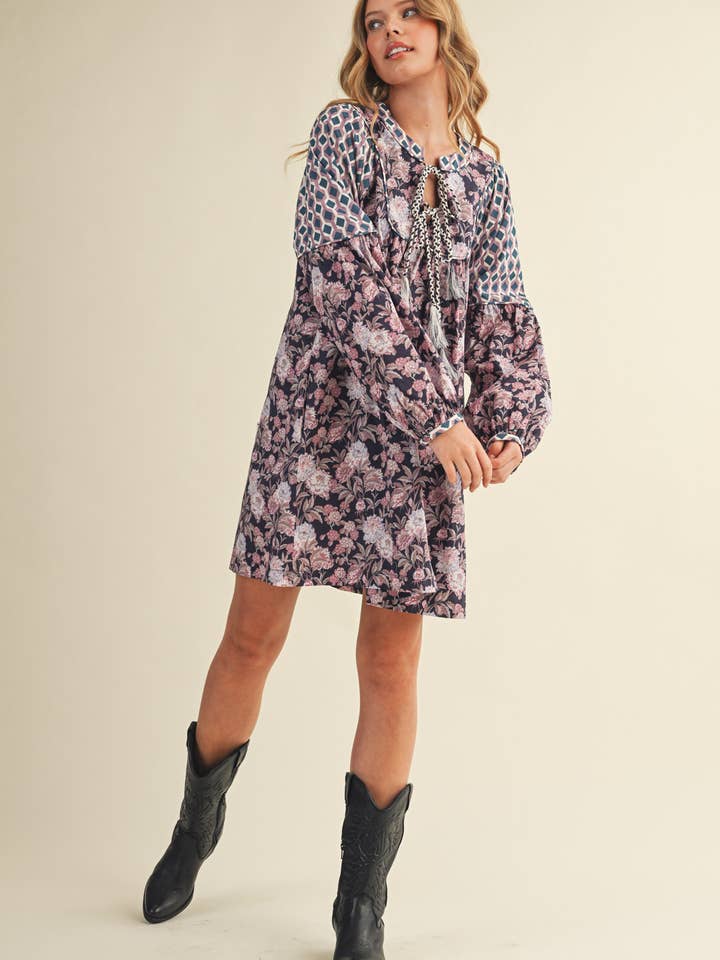 &MERCI - Wholesale Dress - Women's - FLORAL CONTRAST SLEEVE MINI DRESS MDR41699