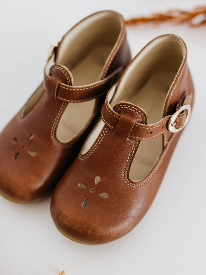 NU Hole Clover - Premium Leather shoes unisex vintage style for wholesale by Pabucun Nu