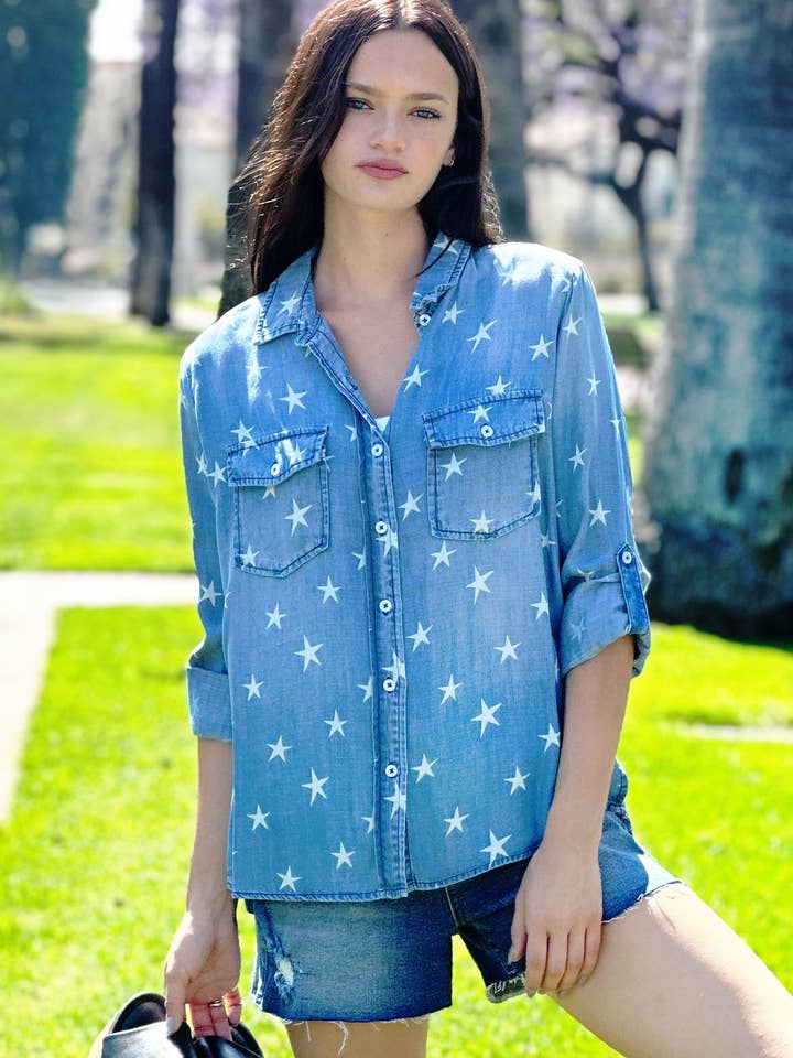 Blauwe witte sterren Blauw wit overhemd met sterren voor groothandel op Faire0