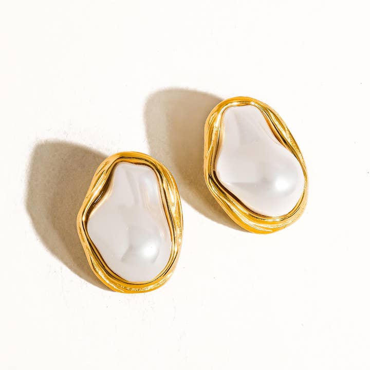 Yasmin 18K Gold Non-Tarnish Classic Pearl Round Earring for wholesale on Faire
