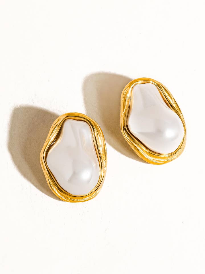 Yasmin 18K Gold Non-Tarnish Classic Pearl Round Earring for wholesale by Flânerie by MAIQ