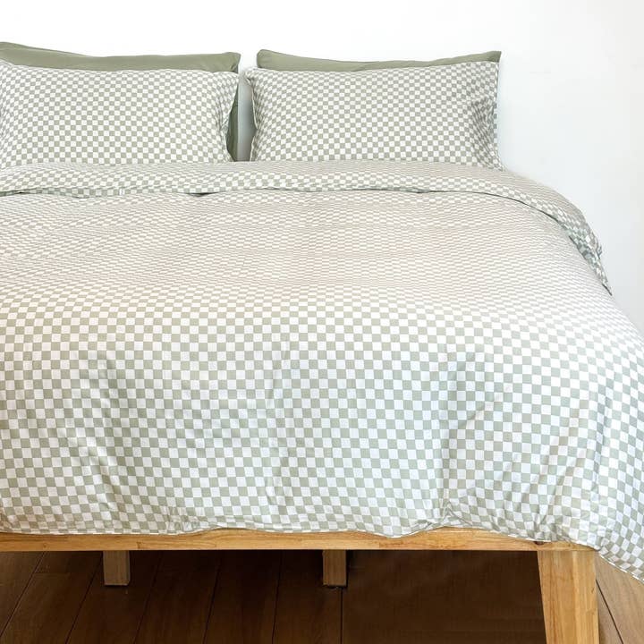 SHNUGGLE Taie d'oreiller supplémentaire - Sage Checker pour la vente par Petit Lit Furniture