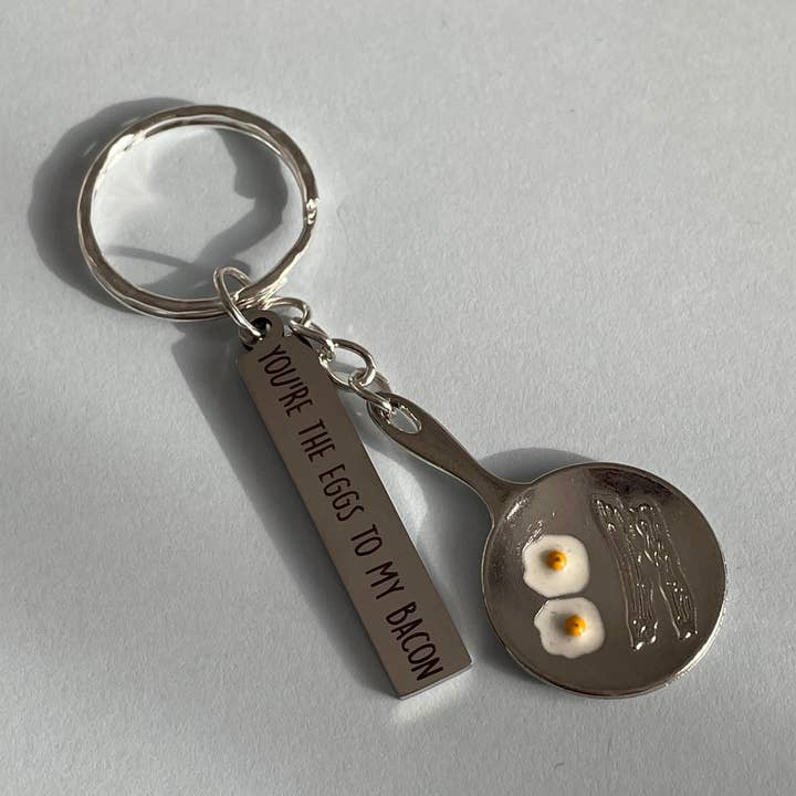 You're The Eggs To My Bacon Edelstahl-Schlüsselanhänger Unisex F für den Großhandel von Roshni Desai & Things