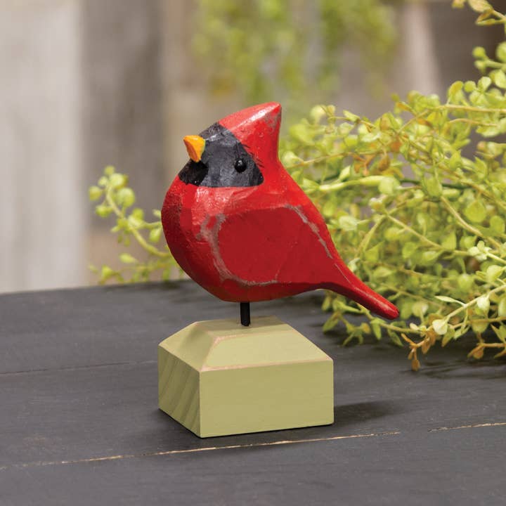 The Hearthside Collection – wholesale Dekorativt bordsobjekt – Snidad tjock trä manlig kardinal på basen1