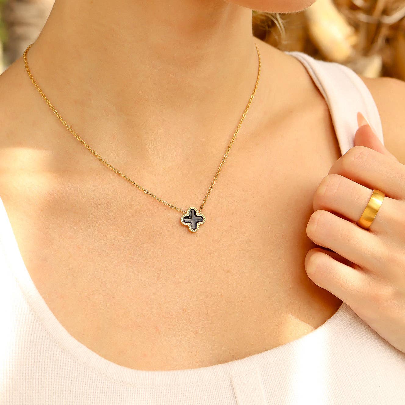 Guld 18K guld PVD rostfritt stål Lucky Clover Charm-halsband för wholesale på Faire3