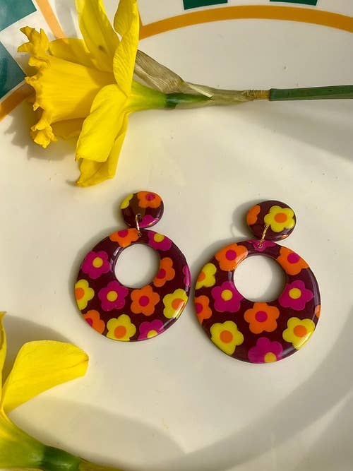 Donuts met retro bloemenprint voor wholesale door Groovy Bugs