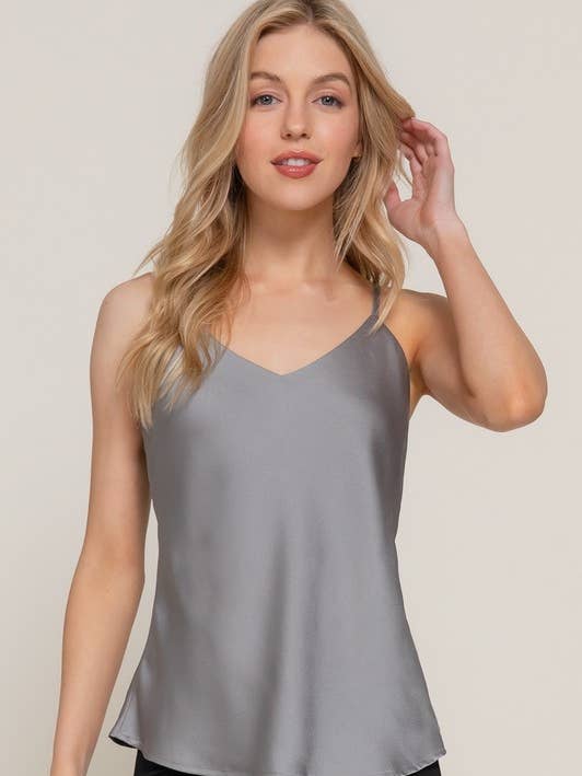 CAMISOLE EN SATIN À DOUBLE ENCOLURE EN V pour la vente par MintChoco