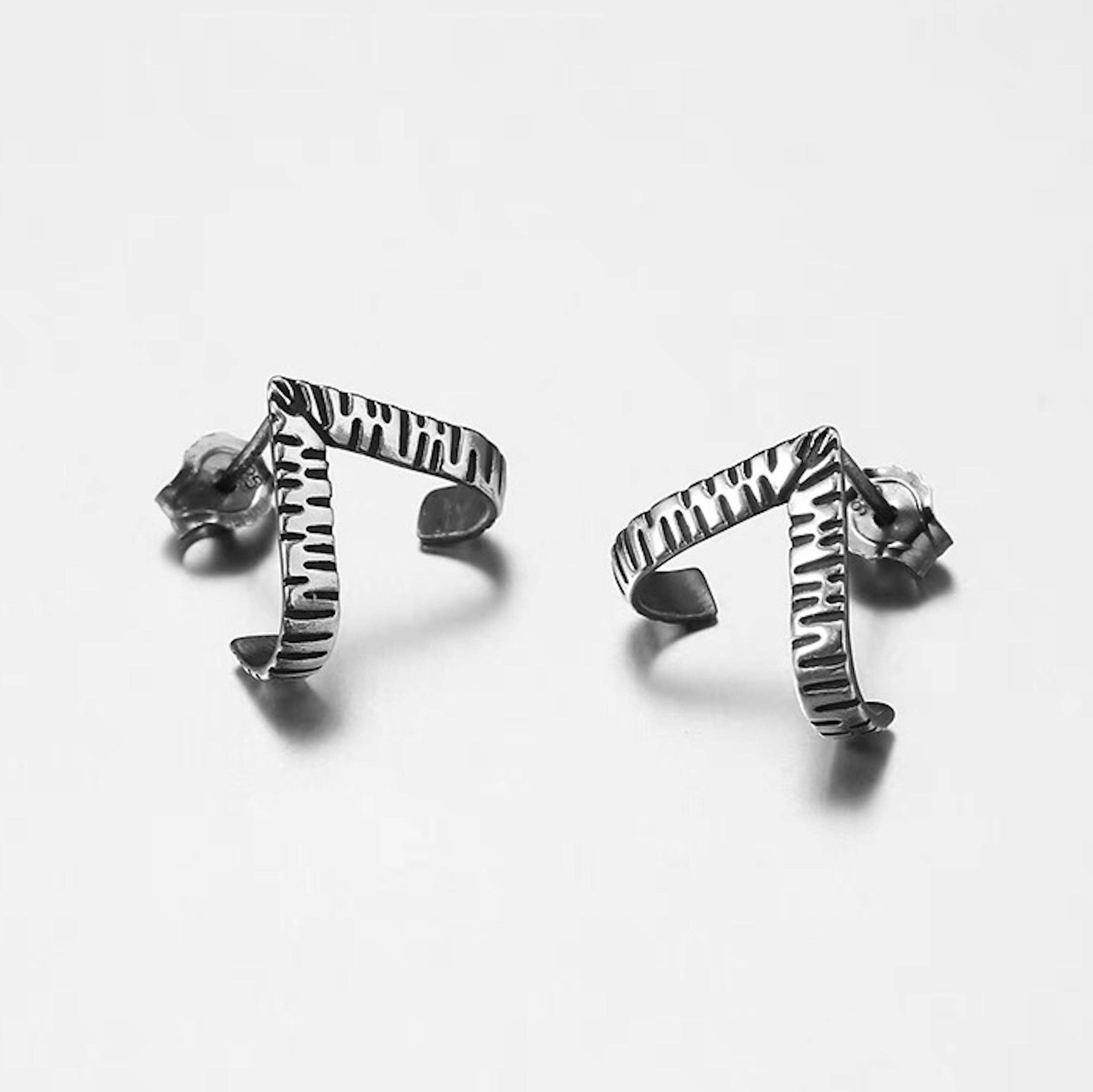 LanLivia - Wholesale Stud/Post Earrings - Unique design V shape ear studs-black n silver0