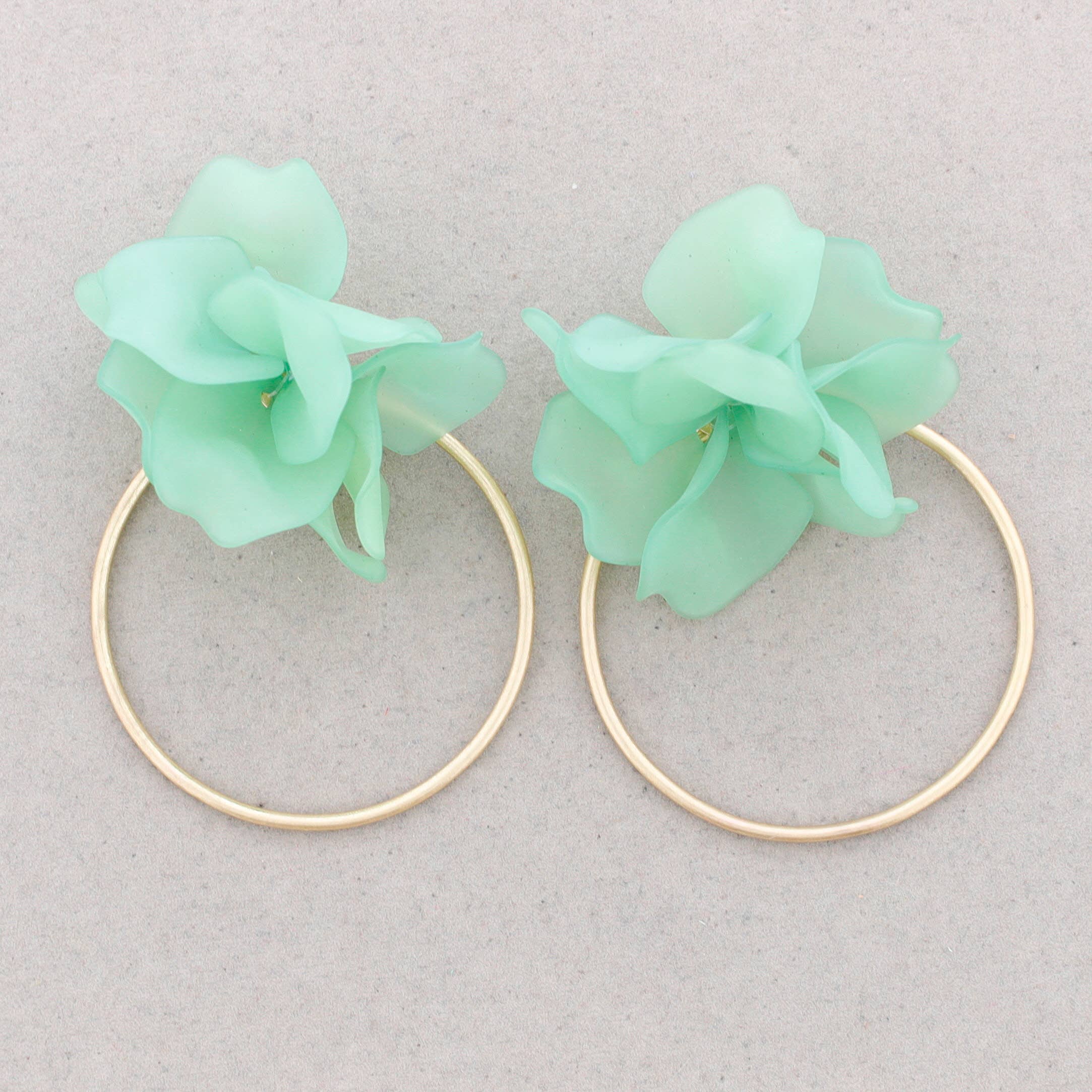 Sonata – Großhandel Click-Button-Schmuck – Druckohrringe aus Kunstharz mit Blütenblättern7