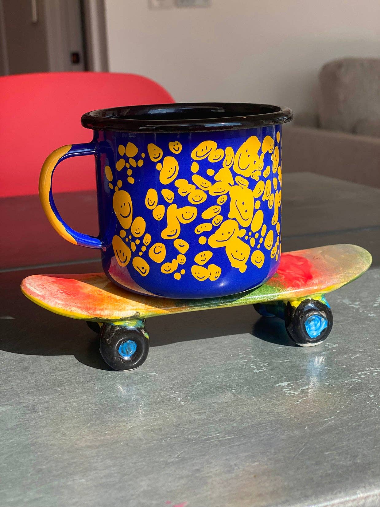 Natali Koromoto - Vente Tasse à café - Mug en émail « Speckled Smileys »