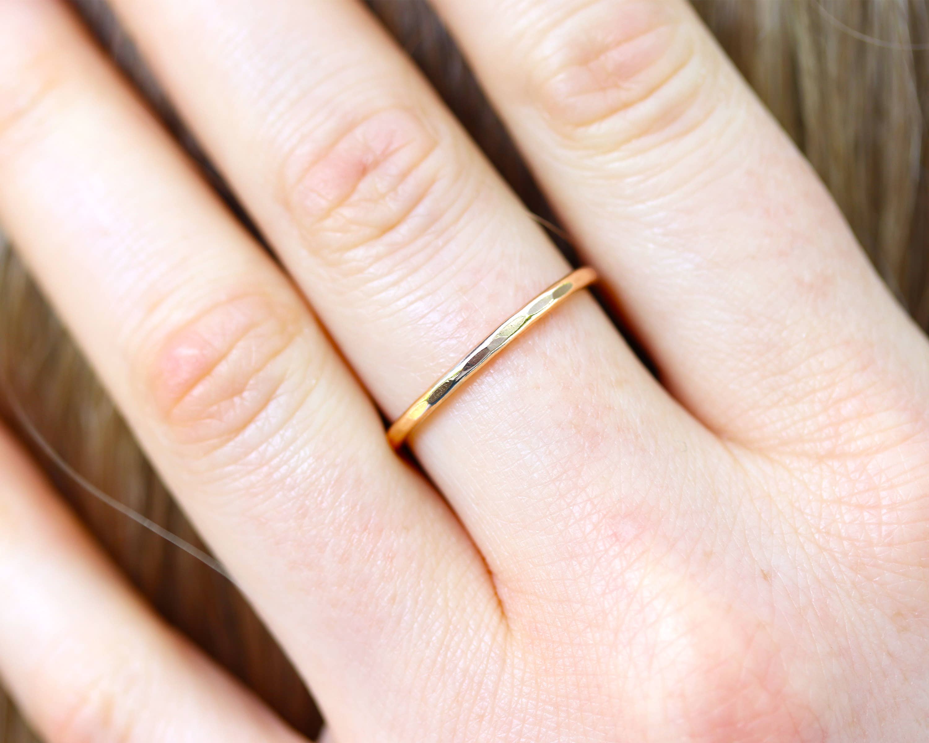 Sloane Jewelry Design – wholesale Band/Stackad Ring – Hamrad staplingsring1