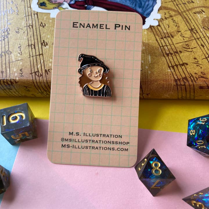 M.S. Illustration - Vendita all'ingrosso Spilla da bavero - Simpatica strega spilla da 0,75 pollici in smalto morbido placcato in rame, spilla di Halloween, autunno, spilla Cottagecore, distintivo a bottone, cerchio di spore, spilla smaltata druida4
