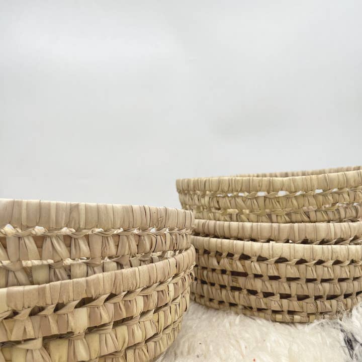 HandHappiness – Engroshandel Kurv – Rund kurv flettet af palmeblade / flet frugtkurv.1