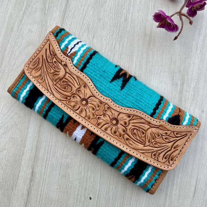 The Design Edge - Wholesale Wallet - Women's - Turq Saddle Blanket Trifold Wallet with Tooled Lthr - TSB23A2